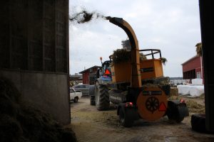 NY-TEK Farmcrusher, murskeen puhallus välivarastoon